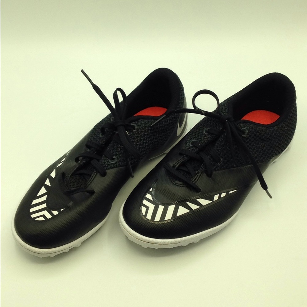 Nike | Classic Children's Cleats 6Y Black White